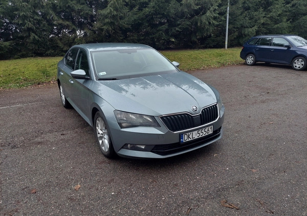 Skoda Superb cena 47900 przebieg: 295000, rok produkcji 2017 z Kłodzko małe 301